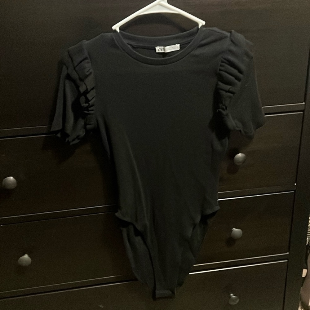 Zara ruffle sleeve bodysuit
